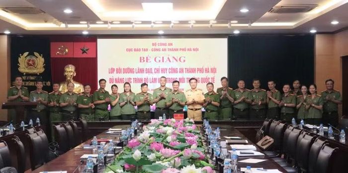 Các đại biểu chụp ảnh lưu niệm