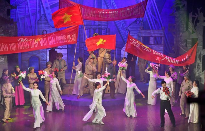 Nghệ sĩ của các đơn vị nghệ thuật chuyên nghiệp sẽ biểu diễn phục vụ nhân dân tại nhiều xã, phường trên địa bàn Thủ đô dịp 19/8 và 2/9.