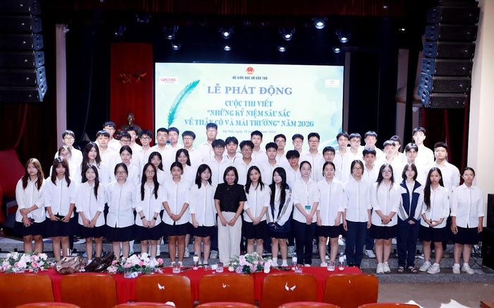 Các em học sinh tại Lễ phát động cuộc thi (ảnh: Đình Tuệ)