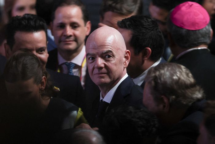  Những quy định được đưa ra sau thời Sepp Blatter nhằm hạn chế quyền lực của chủ tịch FIFA giờ có thể trở thành thứ chặn đường Infantino. 