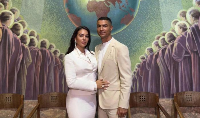 Hình ảnh hôn lễ được Ronaldo và Rodriguez chia sẻ. Ảnh: georginagio/Instagram.