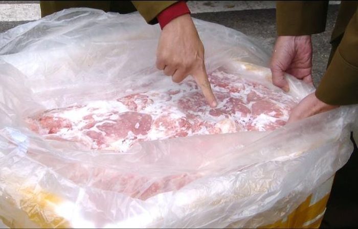 Cơ quan chức năng ngăn chặn thịt heo bẩn vào TP.HCM. Ảnh minh hoạ: Ảnh: H.L.