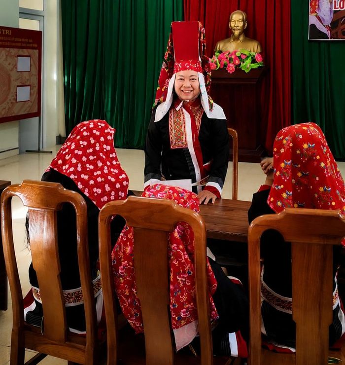Những người đang truyền dạy Pả Dung hôm nay từng học những câu hát ấy từ thế hệ đi trước