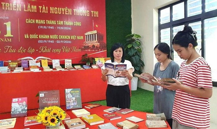 Trưng bày, triển lãm “Mùa Thu độc lập - Khát vọng Việt Nam” góp phần đưa những trang sử hào hùng đến gần công chúng
