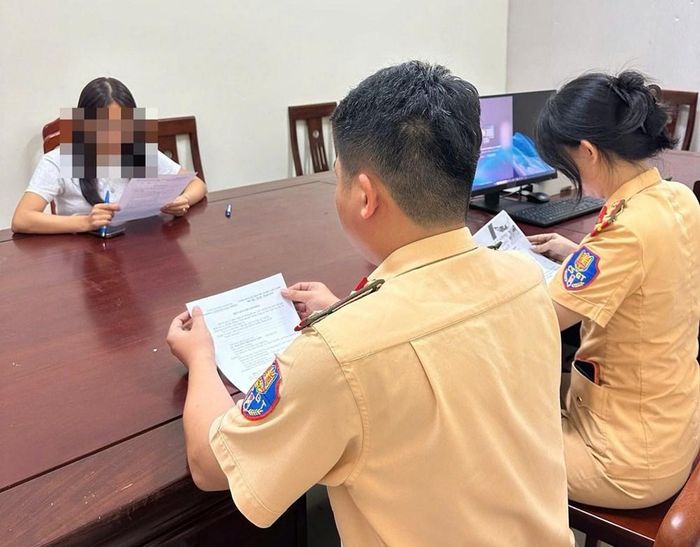 Cơ quan Công an làm việc với chị N.T.N.A. Ảnh: Công an Nghệ An