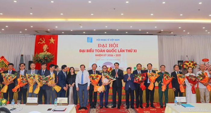 Ban chấp hành Hội nhạc sĩ Việt Nam khoá XI, nhiệm kỳ 2026 - 2031 ra mắt. Ảnh: Khánh Hoà - TTXVN