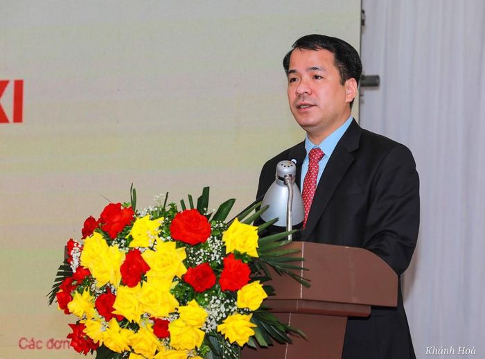 Ông Ngô Văn Cương, Phó Bí thư chuyên trách Đảng uỷ Mặt trận Tổ quốc, các đoàn thể Trung ương phát biểu. Ảnh: Khánh Hoà - TTXVN
