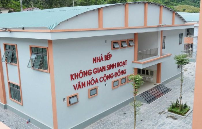 Khu nhà bếp và sinh hoạt cộng đồng tại Trường Phổ thông nội trú liên cấp Tiểu học và Trung học cơ sở Phong Thổ. Nguyễn Oanh-TTXVN