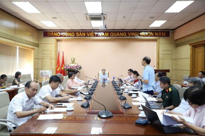 Toàn cảnh cuộc họp xin ý kiến các bộ, ngành về dự thảo Hồ sơ Luật sửa đổi, bổ sung Luật Hiến, lấy, ghép mô, bộ phận cơ thể người và hiến, lấy xác.