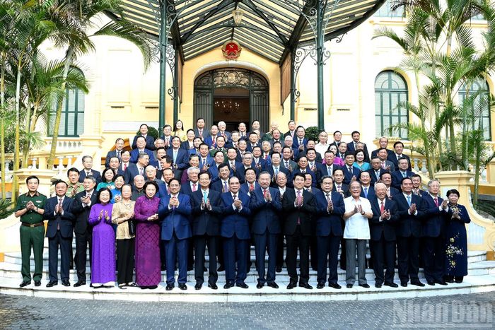 Tổng Bí thư, Chủ tịch nước Tô Lâm và các đồng chí lãnh đạo, nguyên lãnh đạo Đảng, Nhà nước và các đại biểu tham dự hội nghị.