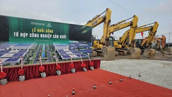 Khởi công Tổ hợp công nghiệp sản xuất.