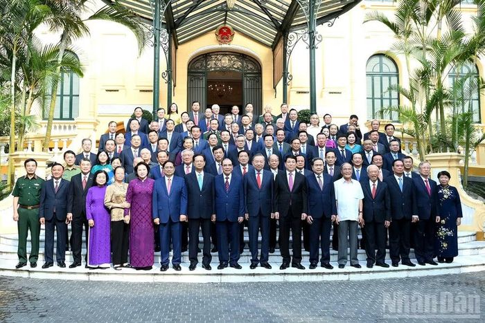 Tổng Bí thư, Chủ tịch nước Tô Lâm và các đồng chí lãnh đạo, nguyên lãnh đạo Đảng, Nhà nước và các đại biểu tham dự hội nghị. (Ảnh: ĐĂNG KHOA)