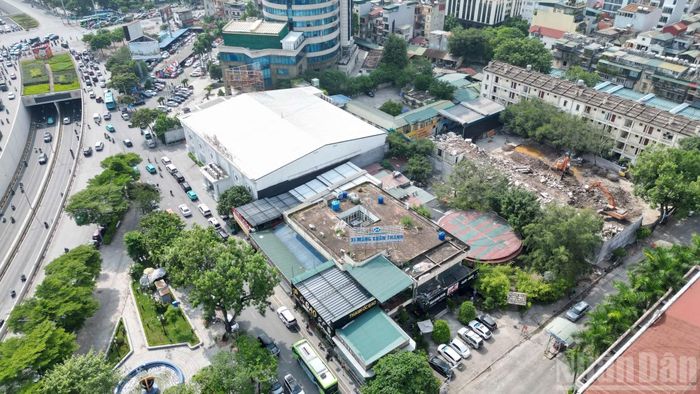 Dự án đồng thời được đề xuất gắn với định hướng chỉnh trang đô thị, góp phần hoàn thiện cảnh quan trên trục đường rộng 90m nối từ nút giao hầm Kim Liên đến Quốc lộ 1A.