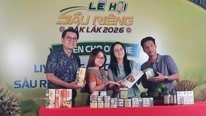 Các phiên livestream không chỉ bán sầu riêng mà còn giới thiệu, quảng bá và bán các sản phẩm OCOP khác. (Ảnh: CTV)