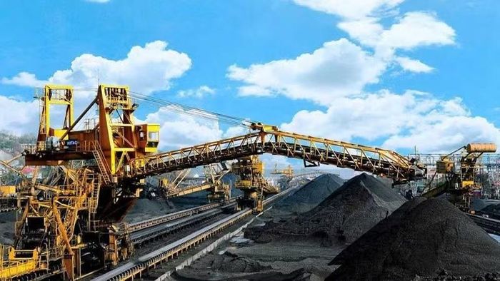 Hệ thống bốc rót than hiện đại của Công ty Tuyển than Cửa Ông. (Ảnh Quang Thọ)