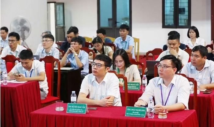 Lãnh đạo và cán bộ chủ chốt 10 công ty cao-su dự tập huấn tại tỉnh Điện Biên. (Ảnh: LÊ LAN)