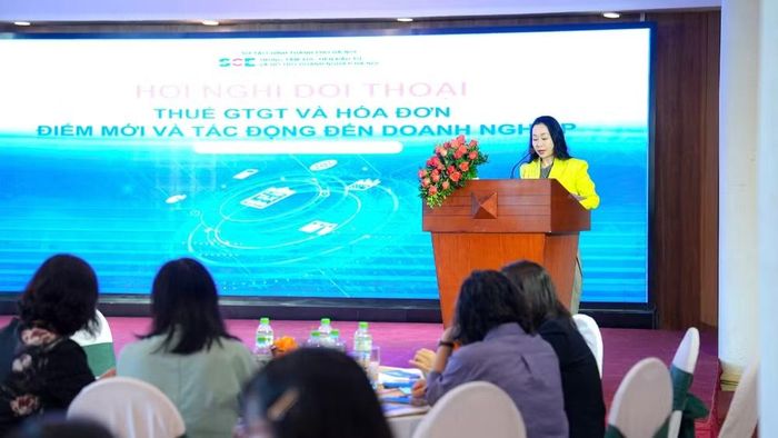 Phó Giám đốc Trung tâm Xúc tiến đầu tư và Hỗ trợ doanh nghiệp Hà Nội Nghiêm Thị Hoàng Anh. (Ảnh: KHÔI MINH)