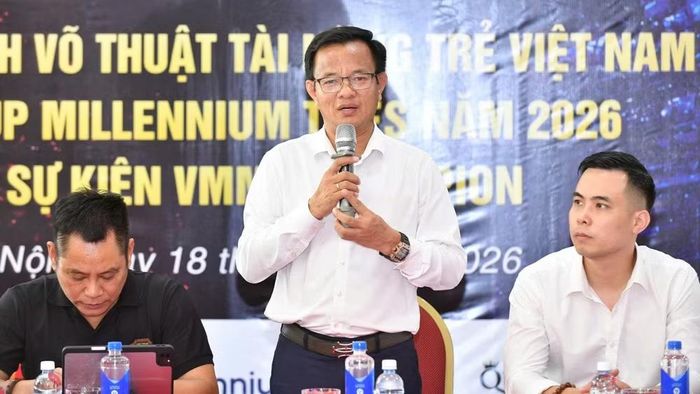 Ông Trần Thanh Lương, Chủ tịch danh dự Học viện quốc tế Võ thuật Việt Nam, Chủ tịch Millennium Việt Nam phát biểu. (Ảnh: THÁI DƯƠNG)