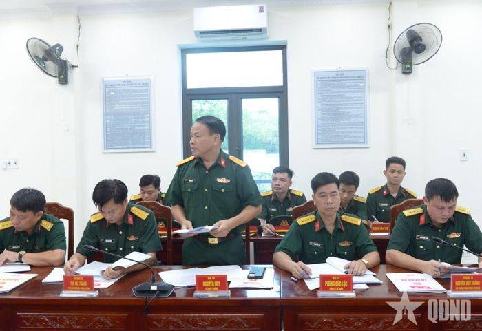  Đại tá Nguyễn Huy, Lữ đoàn trưởng Lữ đoàn 88 báo cáo kết quả thực hiện nhiệm vụ của đơn vị. 