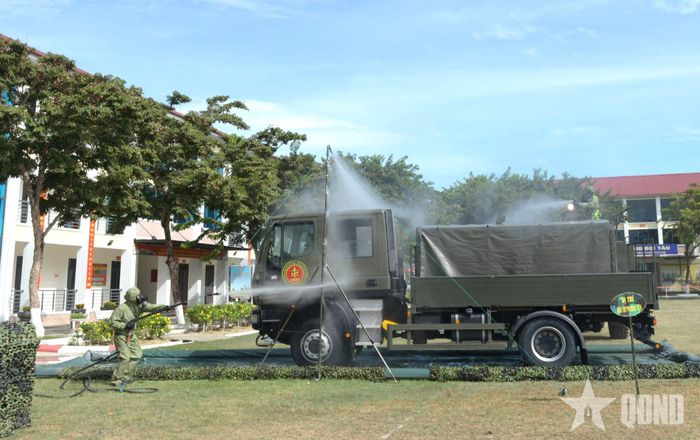  Tiêu độc, khử trùng cho phương tiện sau khi hoàn thành nhiệm vụ. 