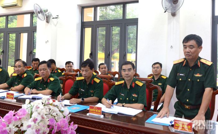  Thiếu tướng Nguyễn Văn Lực, Cục trưởng Cục Xăng dầu (Tổng cục Hậu cần - Kỹ thuật) phát biểu. 