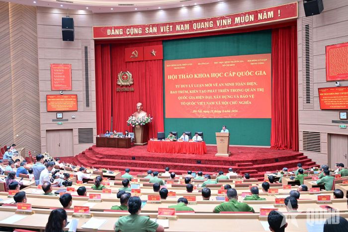 Quang cảnh Hội thảo khoa học cấp quốc gia "Tư duy lý luận mới về an ninh toàn diện, bao trùm, kiến tạo phát triển trong quản trị quốc gia hiện đại, xây dựng và bảo vệ Tổ quốc Việt Nam xã hội chủ nghĩa".