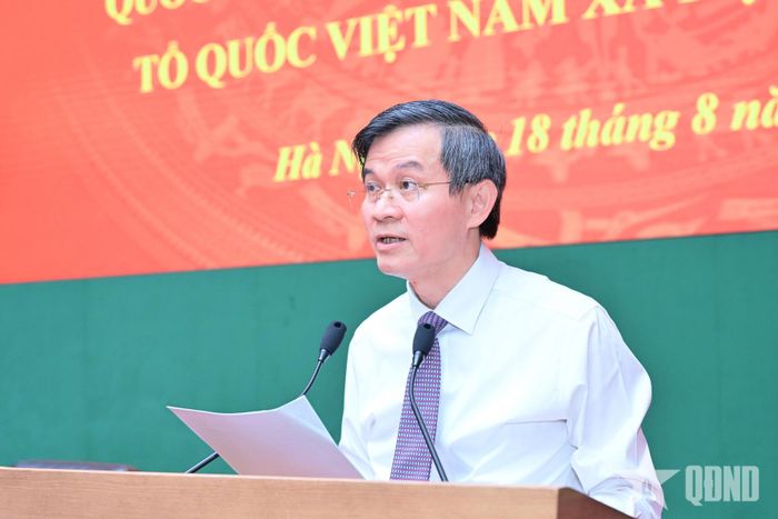 PGS, TS Đoàn Minh Huấn phát biểu.