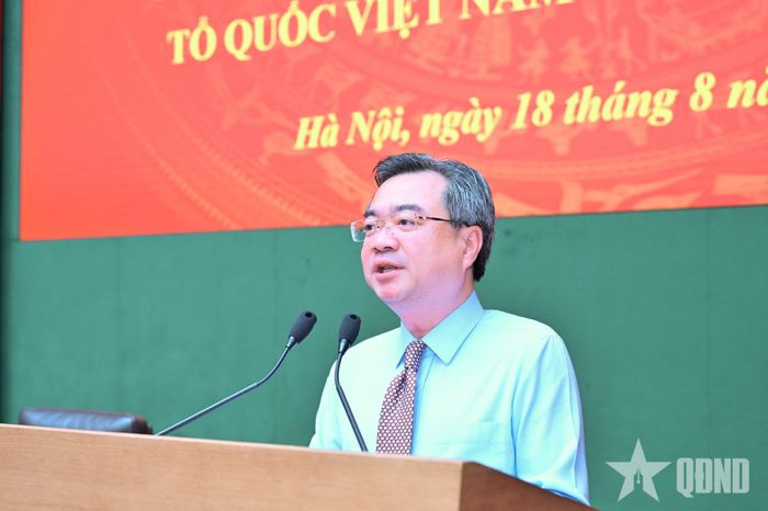 Đồng chí Nguyễn Thanh Nghị phát biểu.
