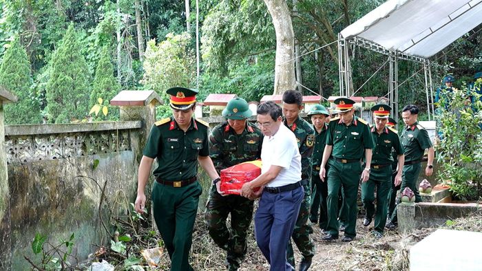 Hài cốt liệt sĩ được đưa về nhà quàn tại xã Bảo Thắng.