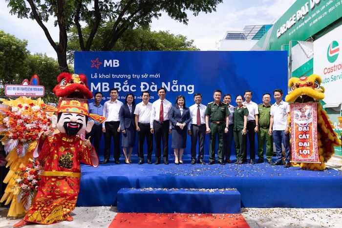  Lãnh đạo chi nhánh cùng đại diện các cơ quan đơn vị tại lễ khai trương. 
