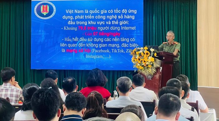 Các báo cáo chuyên đề được chia sẻ đến cộng đồng doanh nghiệp.