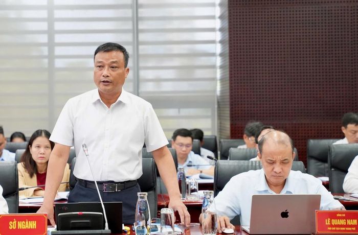 Lãnh đạo các sở, ngành trao đổi những nội dung liên quan trong quá trình đồng hành, tháo gỡ khó khăn của doanh nghiệp