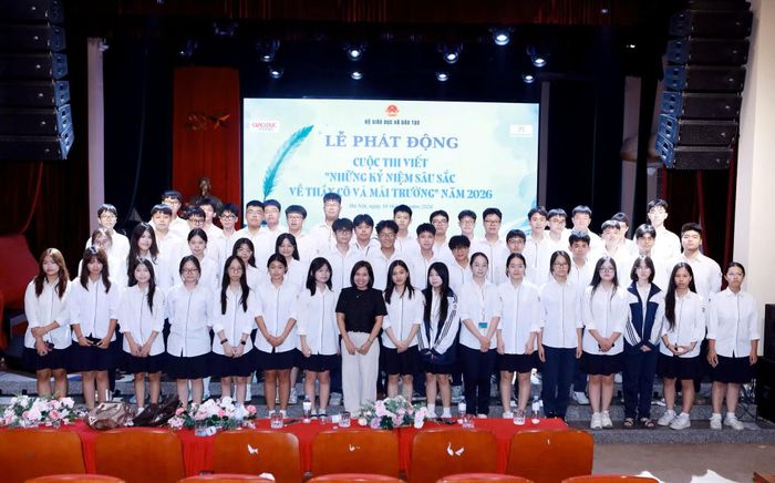  Đông đảo học sinh tham dự lễ phát động cuộc thi. Ảnh: ĐÌNH TUỆ 