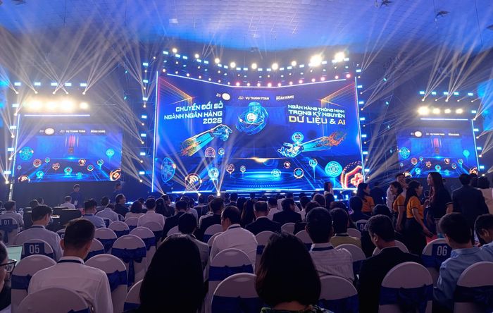Sự kiện "Chuyển đổi số ngành ngân hàng năm 2026" diễn ra trong hai ngày từ 18 đến 19-8. Ảnh: LƯU THỦY
