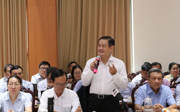  KTS Ngô Viết Nam Sơn góp ý tại hội nghị. Ảnh: NGÔ BÌNH 