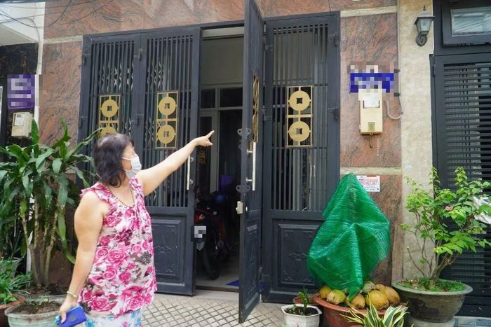 Người dùng cũng nên kiểm tra những ảnh để lộ địa chỉ nhà, biển số hoặc vị trí sinh sống, bởi khi kết hợp với thông tin công khai trên mạng xã hội, chúng có thể giúp người xấu xác định nơi ở và thói quen sinh hoạt của gia đình.