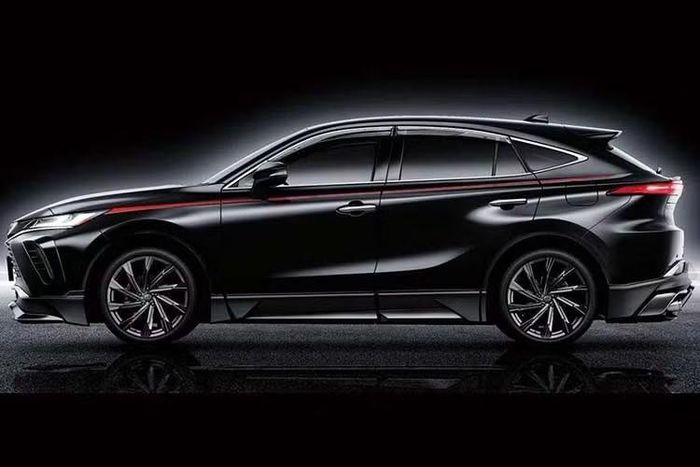Mới nhất, mẫu xe SUV Toyota Harrier thế hệ thứ tư tại thị trường Nhật Bản được bổ sung bộ GR Parts gồm hơn 16 hạng mục, cho phép khách hàng mua trọn gói hoặc lựa chọn từng chi tiết riêng lẻ.
