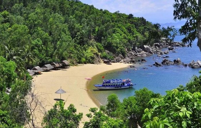 Du khách nội địa đang ưu tiên những không gian kết hợp hài hòa giữa nghỉ dưỡng và khám phá văn hóa. (Ảnh: Vinpearl)