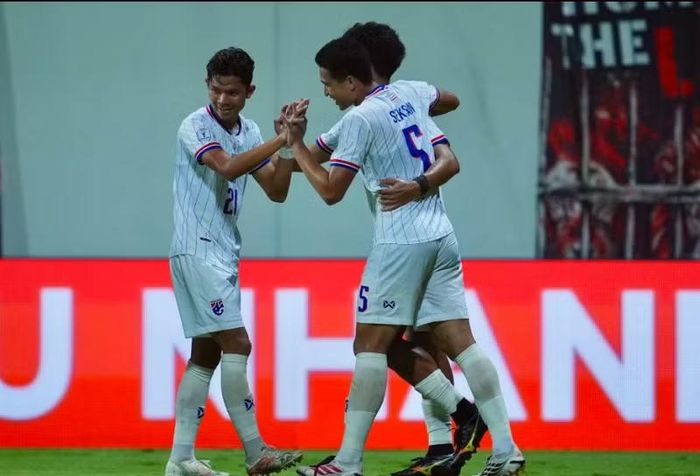 Theo Siêu máy tính Chat GPT, Thái Lan sẽ đánh bại Singapore với tỷ số 2-1 ở lượt về và vượt qua đối thủ với tổng tỷ số 5-2 để ghi danh vào trận chung kết ASEAN Cup 2026.
