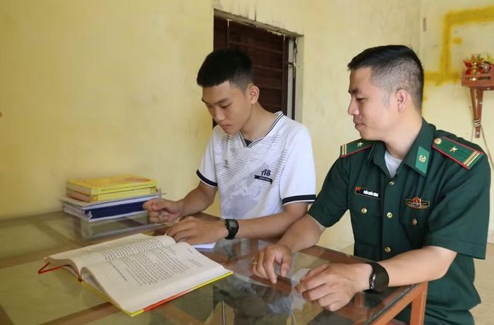Sự chăm sóc, yêu thương, đồng hành của Bộ đội biên phòng đã chắp cánh ước mơ cho Hoàn.