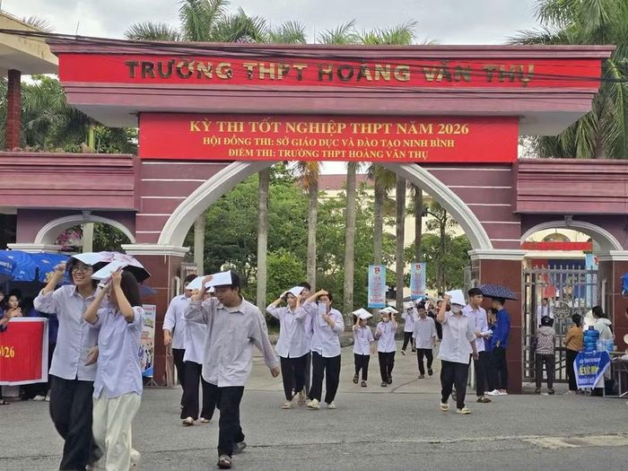 Thí sinh tham dự Kỳ thi tốt nghiệp THPT năm 2026 tại Trường THPT Hoàng Văn Thụ (Ninh Bình).
