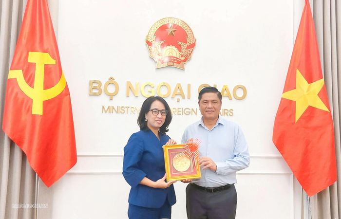 Vụ trưởng Vụ Báo chí, Người phát ngôn Bộ Ngoại giao Lào Somkhit Vankham cảm ơn sự tiếp đón nhiệt tình, chu đáo của Bộ Ngoại giao Việt Nam. (Ảnh: Bảo Chi)
