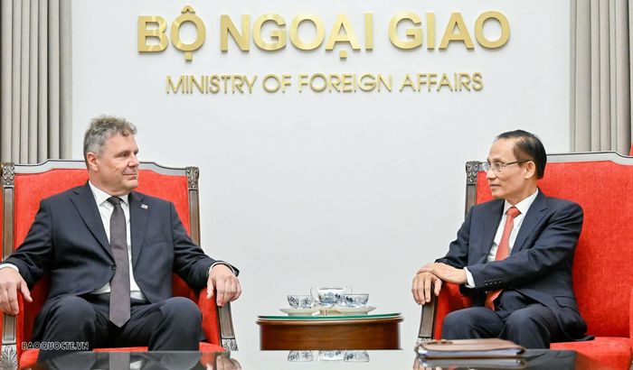Đồng chí Lê Hoài Trung khẳng định Đảng, Nhà nước và nhân dân Việt Nam luôn ghi nhớ sự ủng hộ quý báu của Đảng Cộng sản và nhân dân Tiệp Khắc trước đây, cũng như Đảng Cộng sản Czech Morava và nhân dân Czech ngày nay. (Ảnh: Hoàng Hồng)