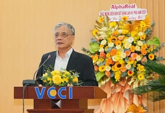 PGS.TS Trần Đình Thiên, thành viên Tổ tư vấn kinh tế của Thủ tướng, nguyên viện trưởng Viện Kinh tế Việt Nam phát biểu. (Ảnh: BTC)