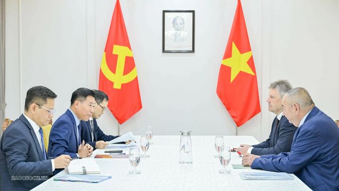 Hai bên nhất trí tiếp tục phát huy vai trò của quan hệ giữa hai Đảng trong củng cố nền tảng chính trị và thúc đẩy triển khai hiệu quả các nội hàm của quan hệ Đối tác chiến lược Việt Nam-Czech. (Ảnh: Hoàng Hồng)