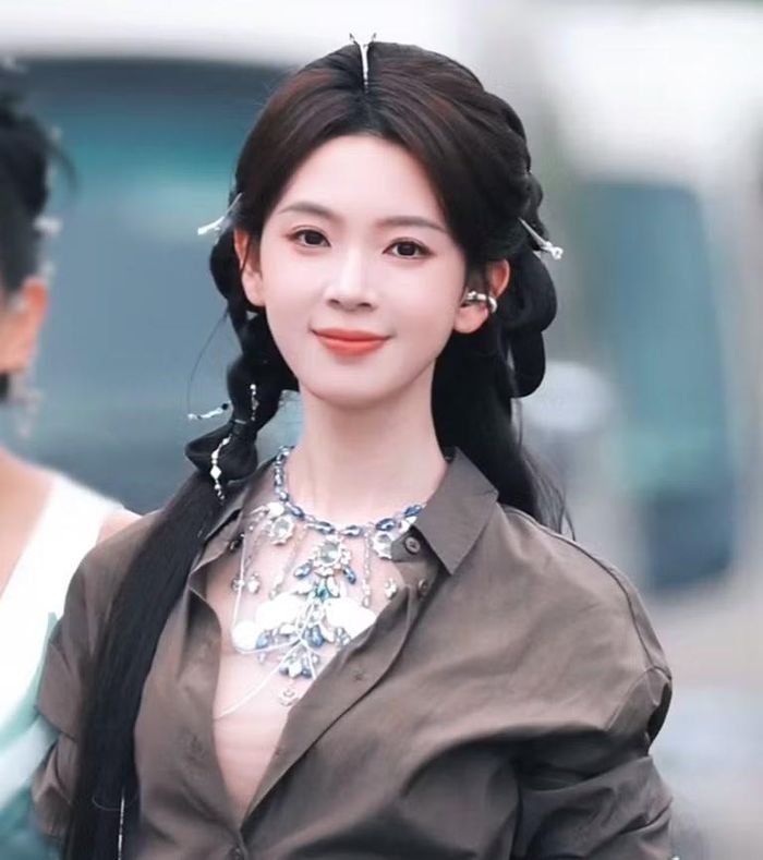 Trần Dao có một năm hoạt động năng nổ khi gây ấn tượng mạnh ở cả mảng show giải trí và phim truyền hình.