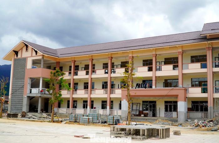  Khi hoàn thành, riêng Trường phổ thông nội trú liên cấp Tiểu học và THCS xã A Lưới 4 sẽ đáp ứng nhu cầu giảng dạy, học tập,﻿ sinh hoạt cho 88 cán bộ, giáo viên và 1.318 học sinh, mà phần lớn họ là con em đồng bào các dân tộc thiểu số vùng cao. Đây được xem là công trình giáo dục có ý nghĩa quan trọng đối với khu vực biên giới A Lưới, hiện thực hóa ước mơ của con em vùng đồng bào dân tộc thiểu số về một ngôi trường kiểu mẫu, góp phần nâng cao điều kiện học tập, thu hẹp khoảng cách chất lượng giáo dục giữa vùng cao và vùng trung tâm TP. Huế. 