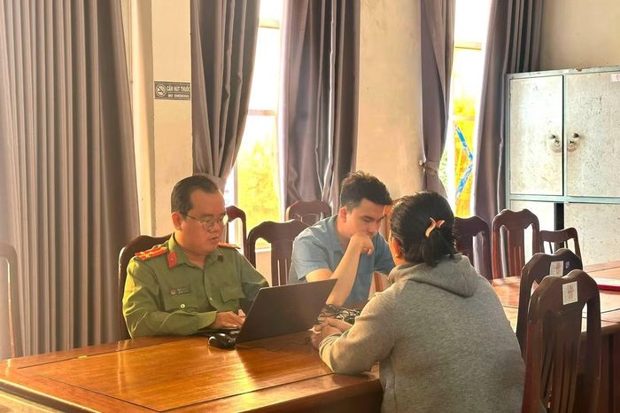 Bà V.T.N.O. thừa nhận đã thông tin sai sự thật. Ảnh: Công an phường Tuy Hoà.
