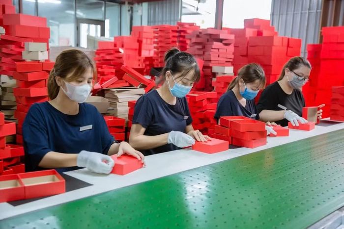 Nhiều doanh nghiệp ủng hộ đề xuất xây dựng lộ trình giảm giờ làm cho người lao động xuống 40-44 giờ/tuần.