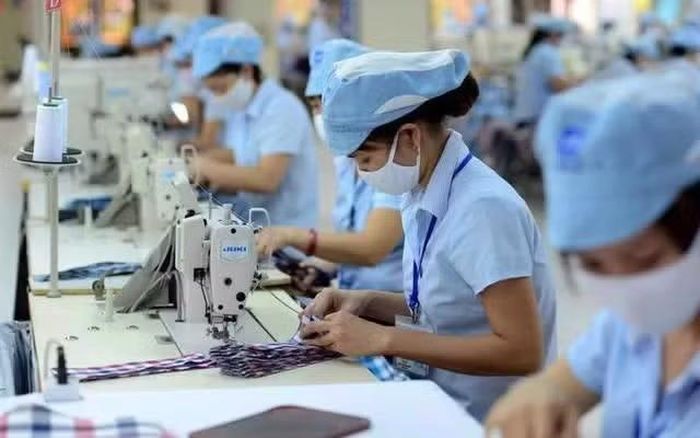 Chuyên gia đề xuất áp dụng lộ trình giảm giờ làm theo từng giai đoạn, tránh cú "sốc" cho doanh nghiệp.